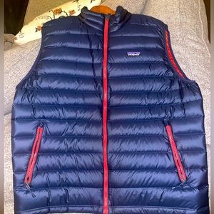 Patagonia navy blue XL puffer vest